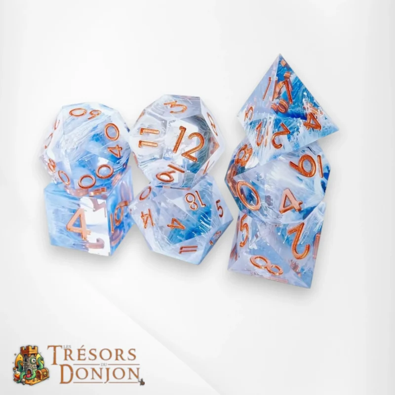Set de Dés en Résine « Éclats du Givre-Marin » — Bleu Glacé & Cuivre | Les Trésors du Donjon
