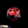 D20-DEMLIQ-RED-01 Un D20 en résine artisanal renfermant un cœur liquide démoniaque