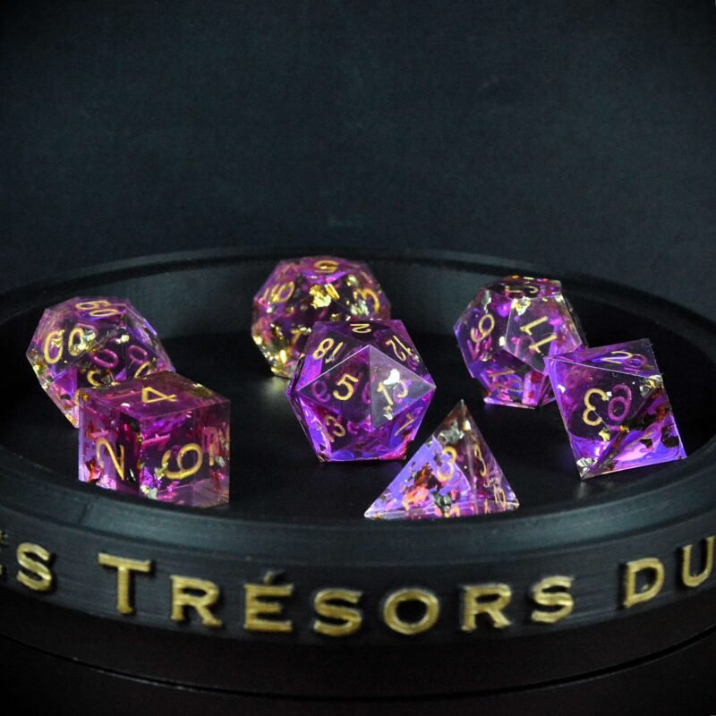 GSN_8821 Éclats d’Améthyste – Set de 7 dés JDR