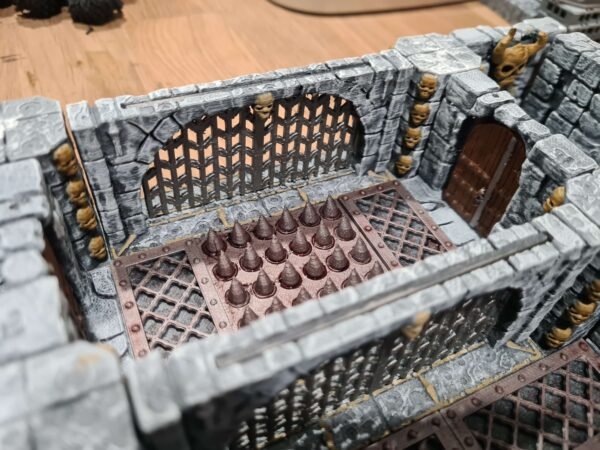 Donjon JDR sur mesure 3D — vue d'ensemble cases et grilles